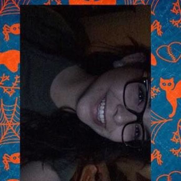 Meet your Posher, Edith