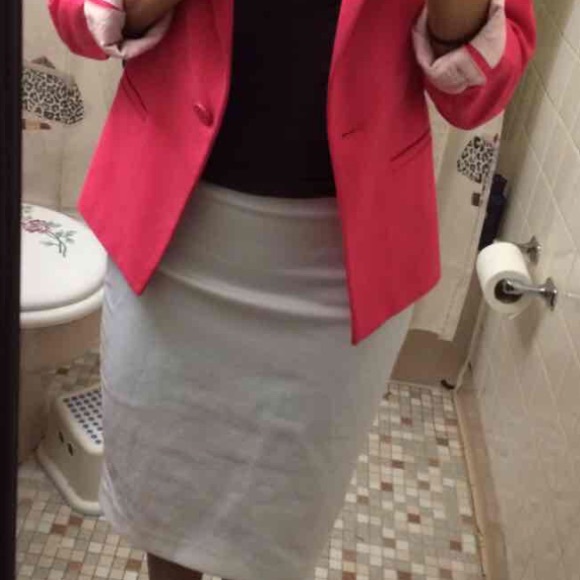 White pencil Skirt.🚫🚫Sold on Ⓜ️ - Picture 3 of 3