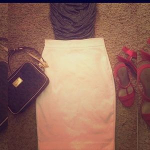 White pencil Skirt.🚫🚫Sold on Ⓜ️