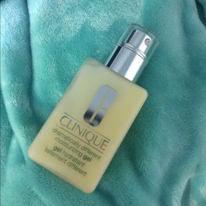 Clinique dramatically different moisturizing gel