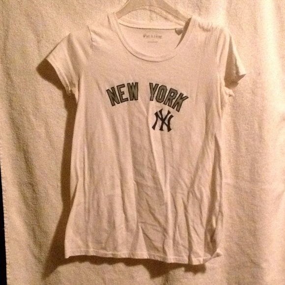 New York maternity shirt