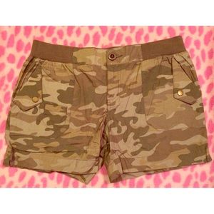 NoBo Camo Cargo shorts juniors NWOT