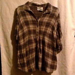 Plaid maternity shirt