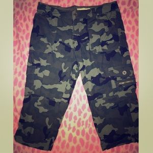 NoBo Gray Camo Cargo Capris NWOT juniors