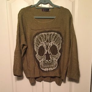 Urban stitch skull hi/lo hem sweater
