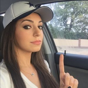 Meet your Posher, Sedef