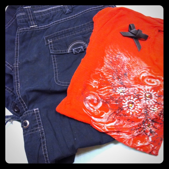 Black Crop pants and red tee