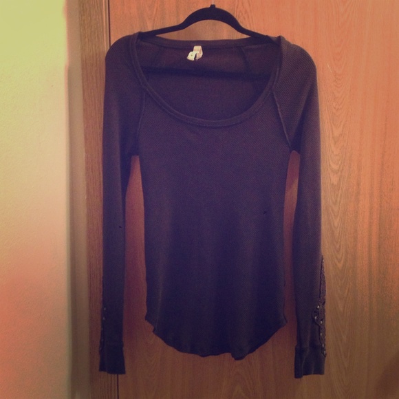 Unique Black Thermal Top