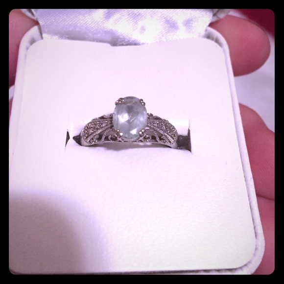 !FINAL SALE!!10K white gold aquamarine stone