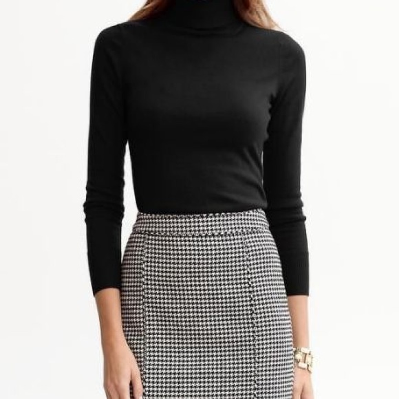 ⚡️Banana Republic T-neck