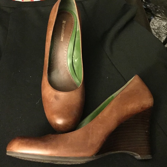 Naturalizer brown leather size 10 wedges