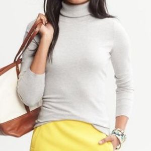 Banana Republic gray turtleneck