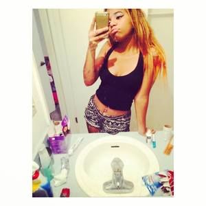 Meet your Posher, Alixx