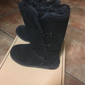 Black snow boots! ❄️