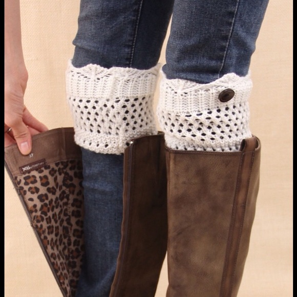 Boot cuff with scalloped edge - Picture 2 of 2