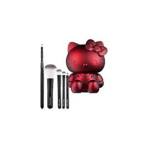 ISO LOOKING FOR HELLO KITTY RUBY NOIR BRUSH SET - Picture 3 of 3