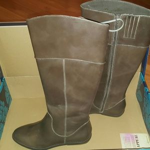 Women's Size 6 Leather Seychelles Boot, MSRP $159