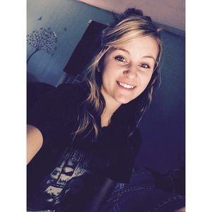 Meet your Posher, Laura