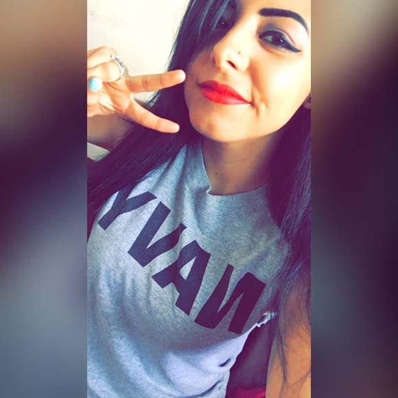 Meet your Posher, Stephanie - Picture 2 of 3