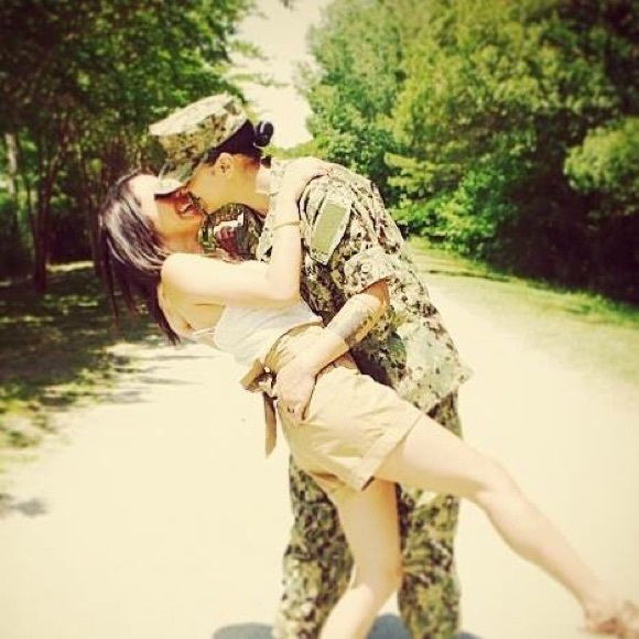 Meet your Posher, Stephanie - Picture 3 of 3