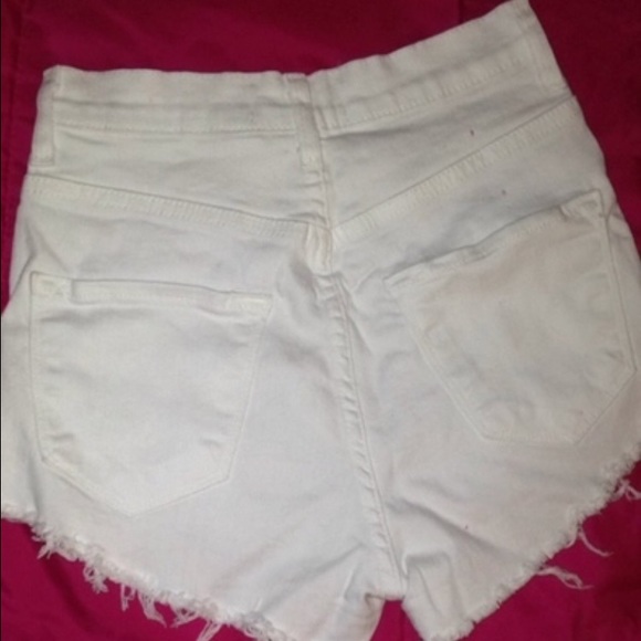 High waisted white shorts NWT - Picture 2 of 4