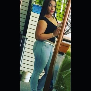 Meet your Posher, Daysi