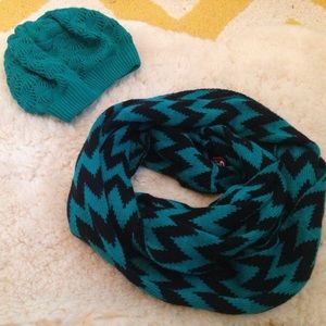 Perfect Chevron infinity scarf & slouchy beanie