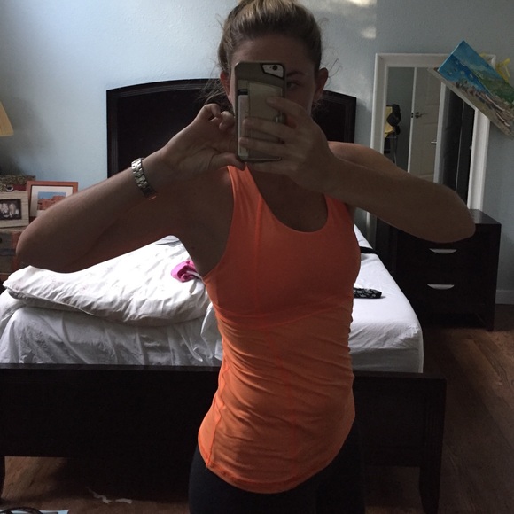Lululemon running top