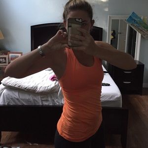 Lululemon running top