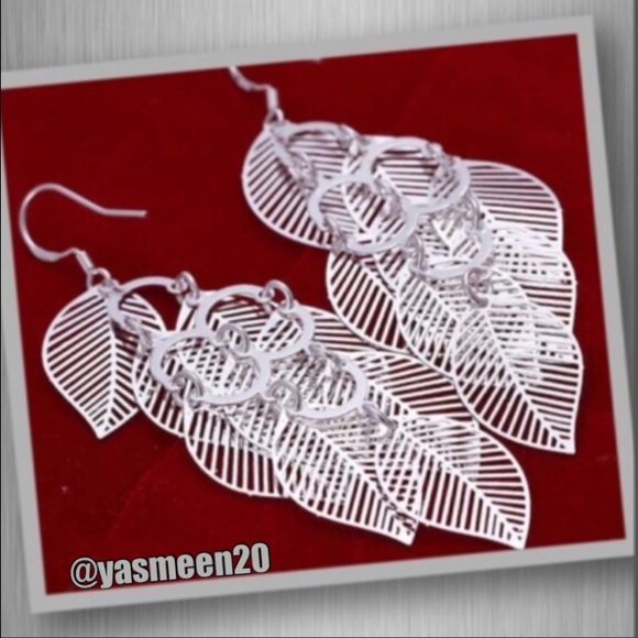New Silver Leaf Earringsโจ - Picture 2 of 3
