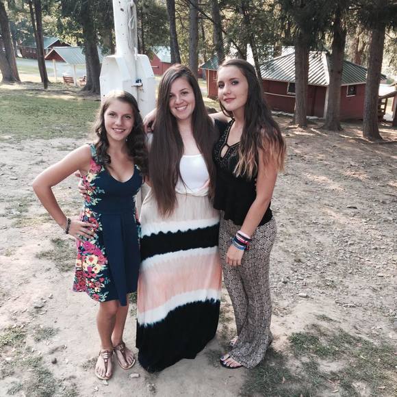 Meet your Posher, Jennifer - Picture 1 of 1