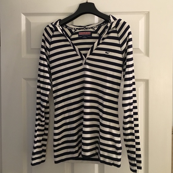 Navy & white striped Vineyard Vines hooded top.