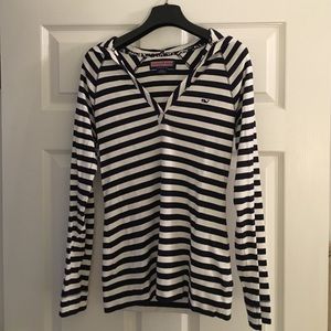 Navy & white striped Vineyard Vines hooded top.