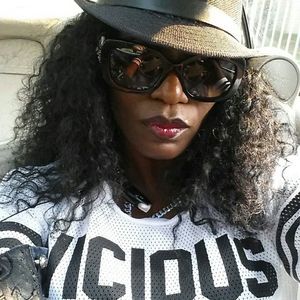 Meet your Posher, Renee