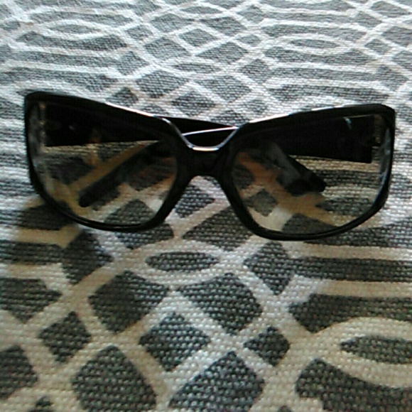 Nicole Miller Sunglasses - Picture 3 of 3
