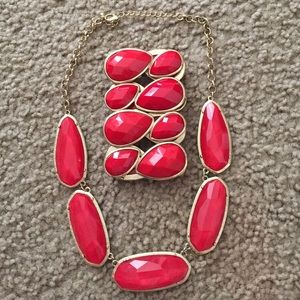 Necklace and bracelet set