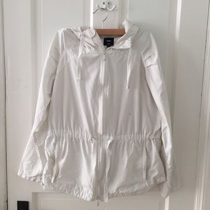 White Gap rain jacket / windbreaker