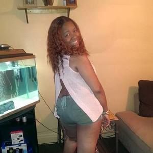 Meet your Posher, Monique