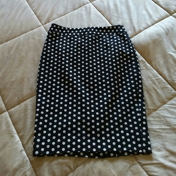 Polka dotted classic pencil skirt