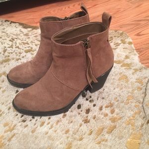 Suede Ankle Boot sz 5.5