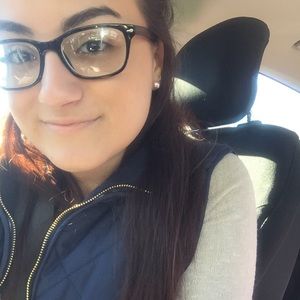 Meet your Posher, Adrianna