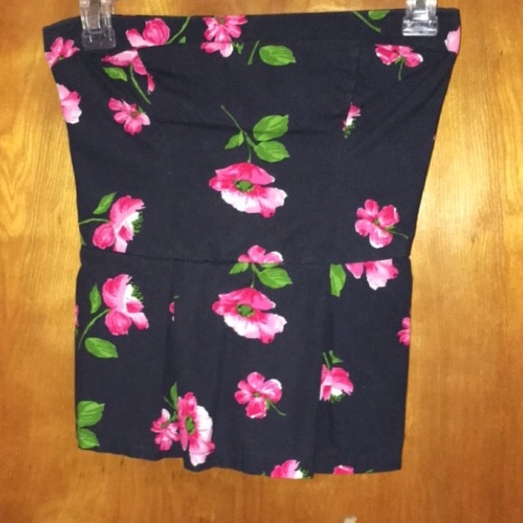 Hollister top