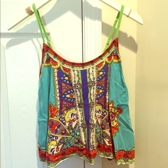 Multi color tank