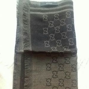 Authentic  Gucci scarf,  100% wool