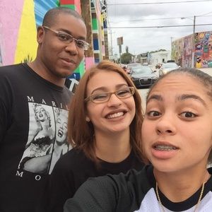 Meet your Posher, Nikeya