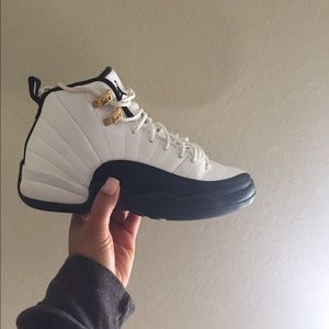 Air Jordan retro 12s size 4.5