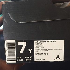 100% authentic Jordan pink snake skin 11