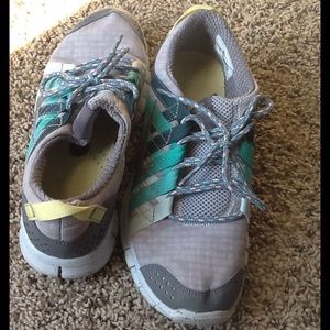 Like new Nikes free power lines