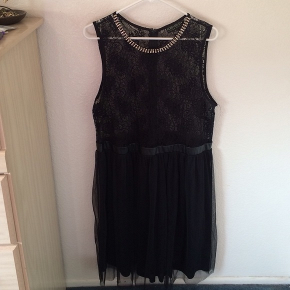 Forever 21 Dresses & Skirts - Forever 21 plus black lace dress