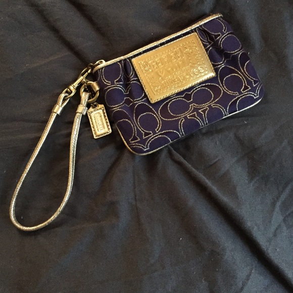 Coach Poppy wristlet